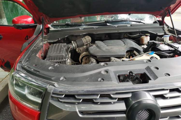 Used Great Wall Poer 2020 2.0T Off-Road Edition Automatic Diesel 4x4 High-End Version GW4D20M Engine Bay Right