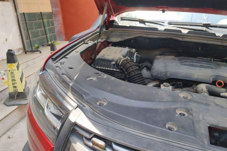 Used Great Wall Poer 2020 2.0T Off-Road Edition Automatic Gasoline 4x4 Limited Edition GW4C20B Engine Bay Right