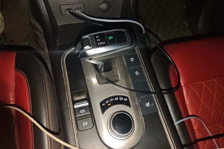 Used Great Wall Poer 2020 2.0T Off-Road Edition Automatic Diesel 4x4 High-End Version GW4D20M Gear Lever