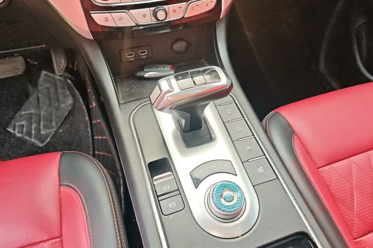 Used Great Wall Poer 2020 2.0T Off-Road Edition Automatic Diesel 4x4 High-End Version GW4D20M Gear Lever