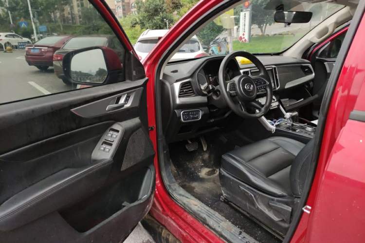 Used Great Wall Poer 2020 2.0T Commercial Version Automatic Diesel Two-Wheel Drive Elite Trim with Long Bed – GW4D20M Interior 3