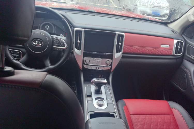 Used Great Wall Poer 2020 2.0T Off-Road Edition Automatic Diesel 4x4 High-End Version GW4D20M Interior 3