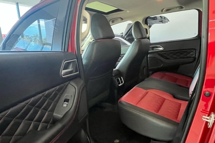 Used Great Wall Poer 2020 2.0T Off-Road Version Automatic Gasoline Four-Wheel Drive High-End Edition GW4C20B Interior 5