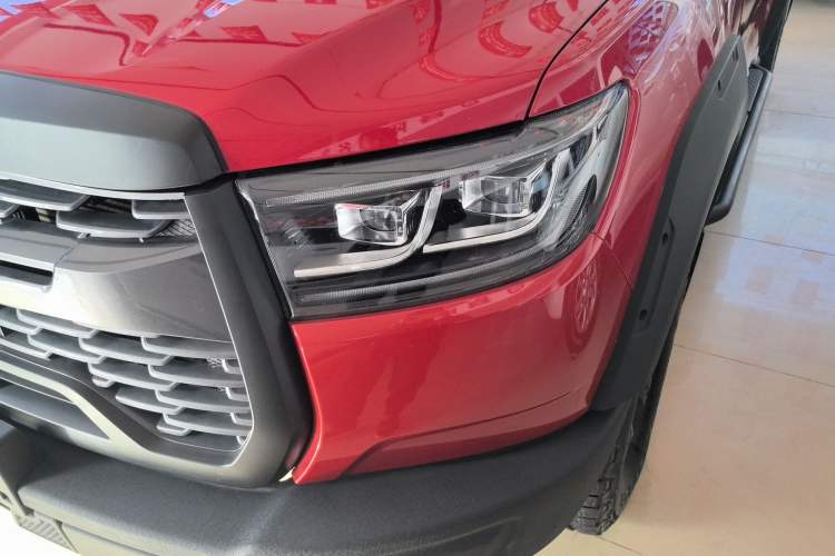 Used Great Wall Poer 2020 2.0T Off-Road Version Automatic Gasoline Four-Wheel Drive High-End Edition GW4C20B Left Front Headlight