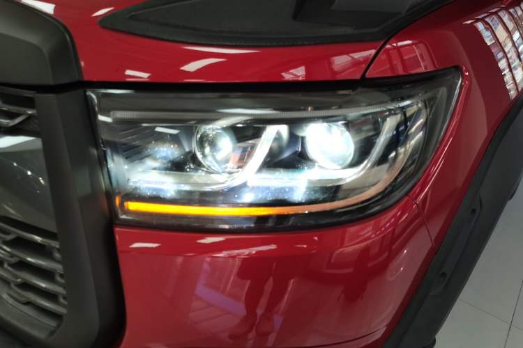 Used Great Wall Poer 2020 2.0T Off-Road Edition Automatic Gasoline 4x4 Limited Edition GW4C20B Left Front Headlight