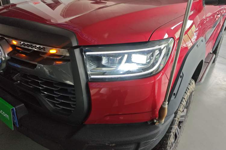 Used Great Wall Poer 2020 2.0T Off-Road Version Automatic Gasoline Four-Wheel Drive High-End Edition GW4C20B Left Front Headlight