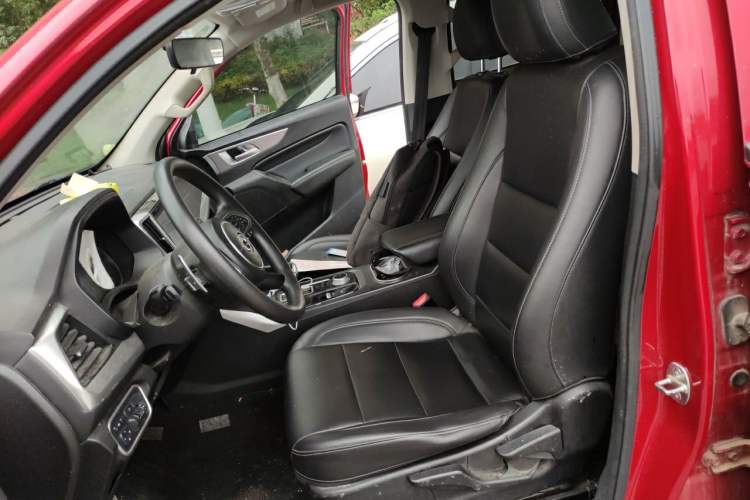 Used Great Wall Poer 2020 2.0T Commercial Version Automatic Diesel Two-Wheel Drive Elite Trim with Long Bed – GW4D20M Left Front Seat