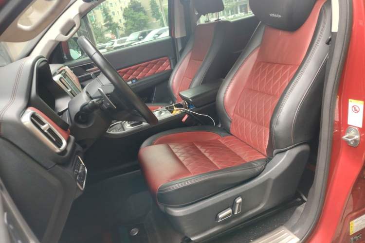 Used Great Wall Poer 2020 2.0T Off-Road Edition Automatic Diesel 4x4 High-End Version Towable Model GW4D20M Left Front Seat