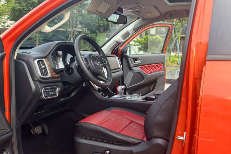 Used Great Wall Poer 2020 2.0T Off-Road Version Automatic Diesel 4x4 Advanced Edition GW4D20M Left Front Seat