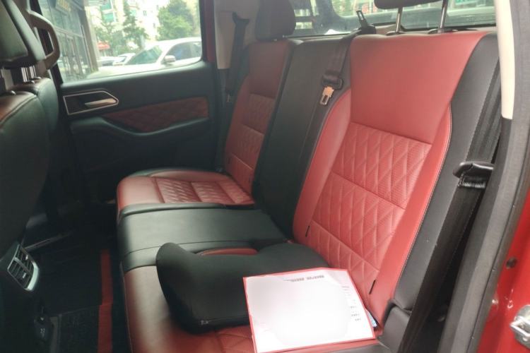 Used Great Wall Poer 2020 2.0T Off-Road Edition Automatic Diesel 4x4 High-End Version Towable Model GW4D20M Left Rear Seat