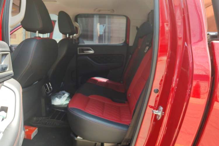 Used Great Wall Poer 2020 2.0T Off-Road Edition Automatic Gasoline 4x4 Limited Edition GW4C20B Left Rear Seat