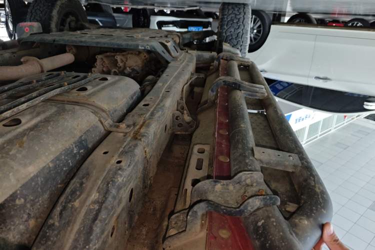 Used Great Wall Poer 2020 2.0T Off-Road Version Automatic Gasoline Four-Wheel Drive High-End Edition GW4C20B Left Side Sill