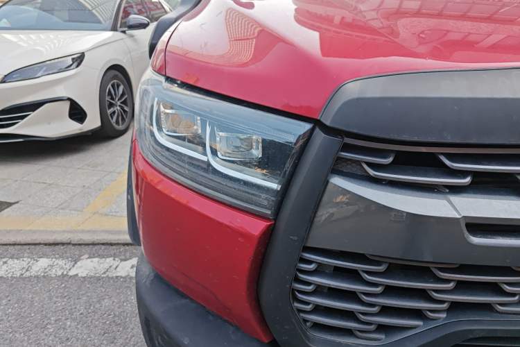 Used Great Wall Poer 2020 2.0T Off-Road Version Automatic Gasoline Four-Wheel Drive High-End Edition GW4C20B Right Front Headlight