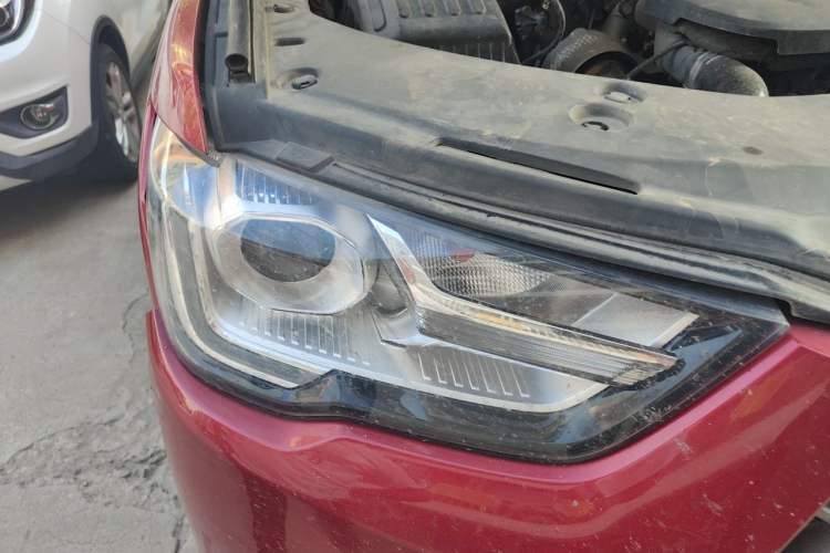 Used Great Wall Poer 2020 2.0T Commercial Version Automatic Diesel Two-Wheel Drive Elite Trim with Long Bed – GW4D20M Right Front Headlight