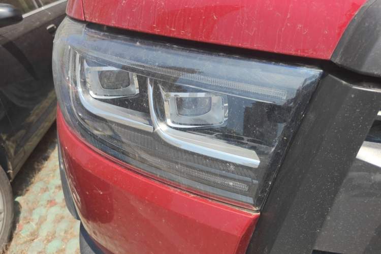 Used Great Wall Poer 2020 2.0T Off-Road Edition Automatic Diesel 4x4 High-End Version GW4D20M Right Front Headlight