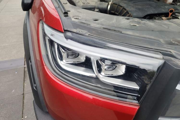 Used Great Wall Poer 2020 2.0T Off-Road Edition Automatic Gasoline 4x4 Limited Edition GW4C20B Right Front Headlight