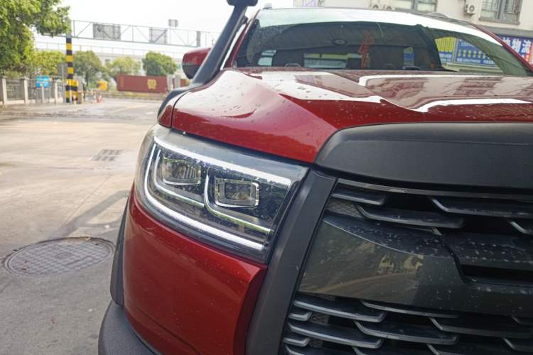 Used Great Wall Poer 2020 2.0T Off-Road Version Automatic Gasoline Four-Wheel Drive High-End Edition GW4C20B Right Front Headlight