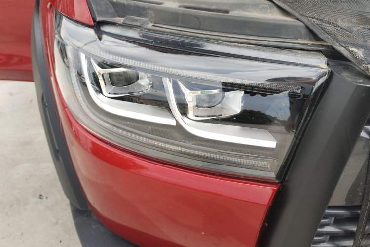 Used Great Wall Poer 2020 2.0T Off-Road Version Automatic Diesel 4x4 Advanced Edition GW4D20M Right Front Headlight