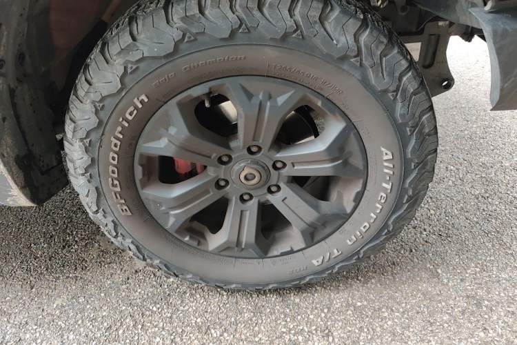 Used Great Wall Poer 2020 2.0T Off-Road Edition Automatic Gasoline 4x4 Limited Edition GW4C20B Right Front Wheel Hub