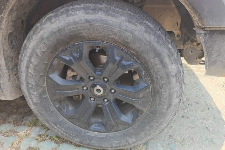 Used Great Wall Poer 2020 2.0T Off-Road Edition Automatic Diesel 4x4 High-End Version GW4D20M Right Front Wheel Hub