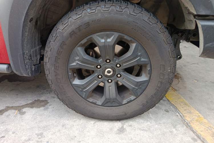 Used Great Wall Poer 2020 2.0T Off-Road Version Automatic Gasoline Four-Wheel Drive High-End Edition GW4C20B Right Front Wheel Hub