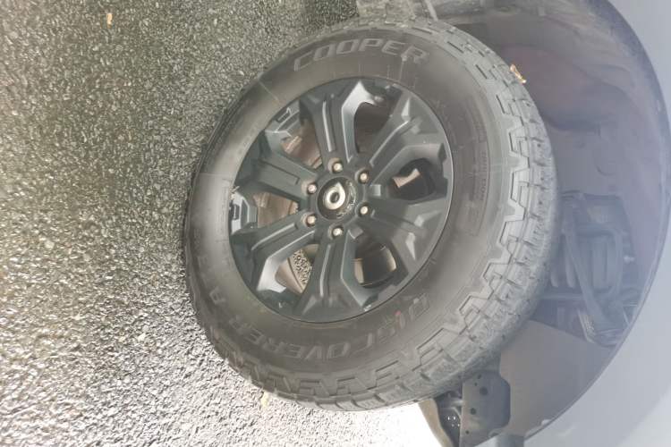 Used Great Wall Poer 2020 2.0T Off-Road Edition Automatic Diesel 4x4 High-End Version GW4D20M Right Front Wheel Hub
