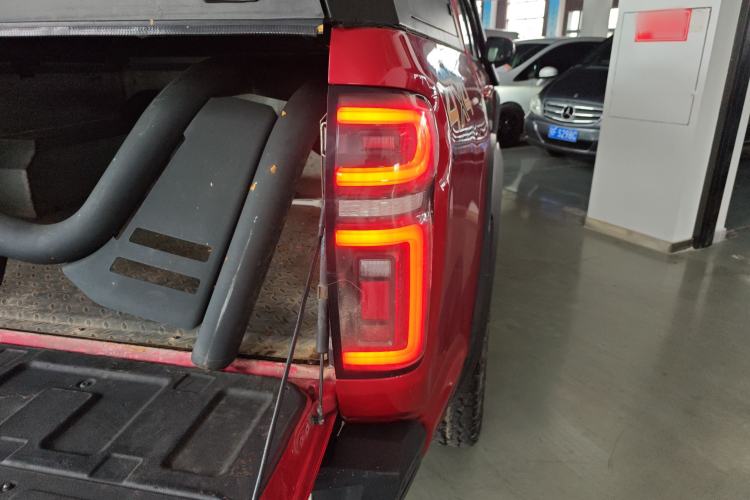 Used Great Wall Poer 2020 2.0T Off-Road Version Automatic Gasoline Four-Wheel Drive High-End Edition GW4C20B Right Rear Taillight