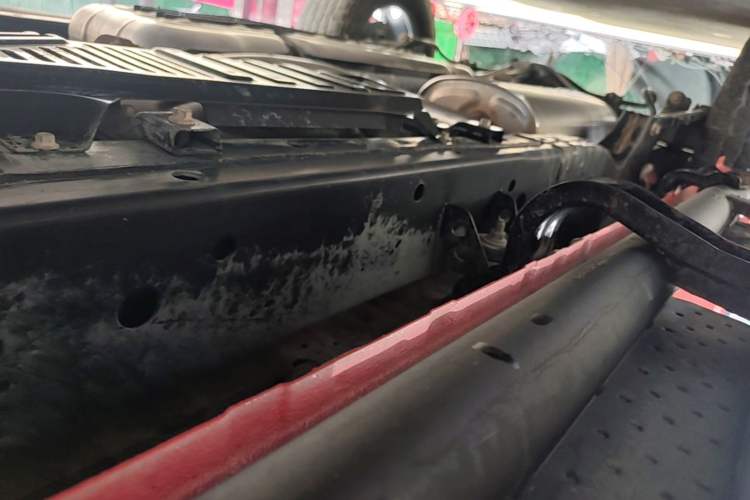 Used Great Wall Poer 2020 2.0T Off-Road Version Automatic Diesel 4x4 Advanced Edition GW4D20M Right Side Sill