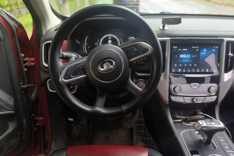 Used Great Wall Poer 2020 2.0T Off-Road Version Automatic Gasoline Four-Wheel Drive High-End Edition GW4C20B Steering Wheel