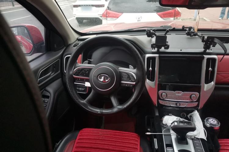 Used Great Wall Poer 2020 2.0T Off-Road Version Automatic Gasoline Four-Wheel Drive High-End Edition GW4C20B Steering Wheel