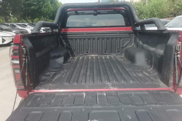 Used Great Wall Poer 2020 2.0T Off-Road Edition Automatic Diesel 4x4 High-End Version GW4D20M Trunk