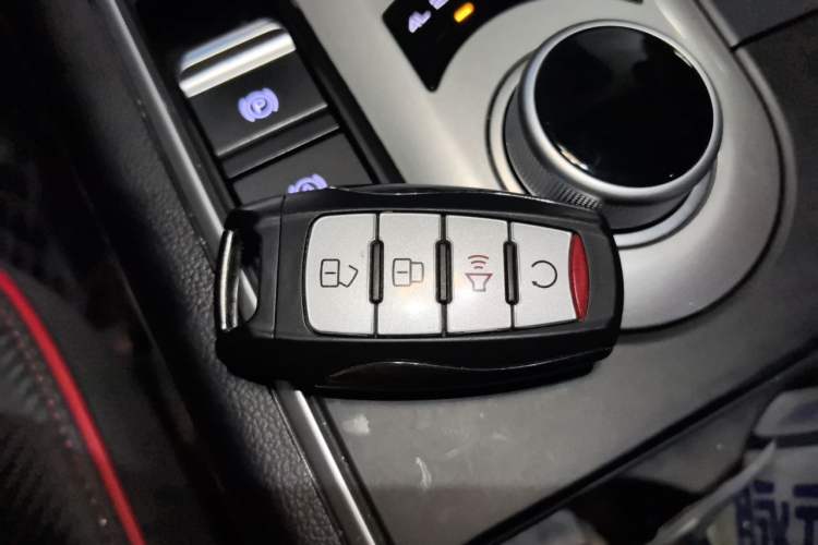 Used Great Wall Poer 2020 2.0T Off-Road Edition Automatic Diesel 4x4 High-End Version GW4D20M Vehicle Key