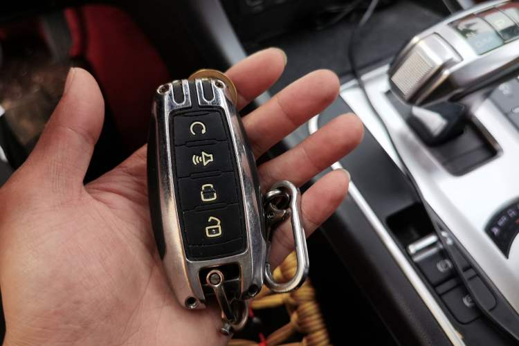 Used Great Wall Poer 2020 2.0T Off-Road Version Automatic Gasoline Four-Wheel Drive High-End Edition GW4C20B Vehicle Key
