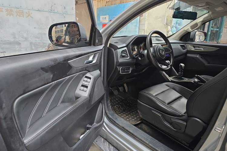Used Great Wall Poer 2020 2.0T Commercial Version Automatic Diesel Two-Wheel Drive Elite Trim Standard Box GW4D20M Driver Seat