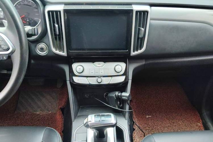 Used Great Wall Poer 2020 2.0T Commercial Version Automatic Diesel 4x4 Elite Long-Box GW4D20M Audio And AC Panel