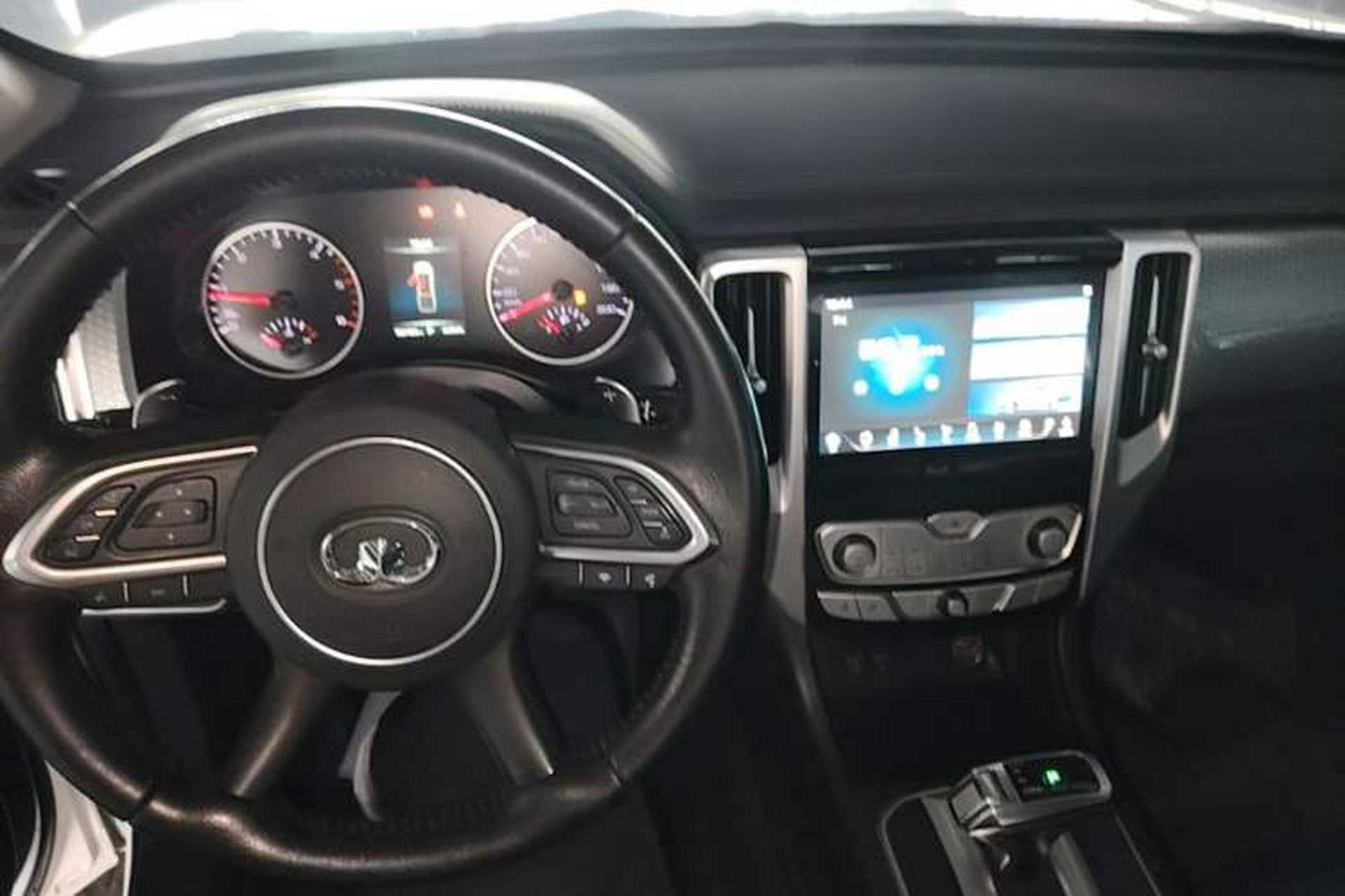 Used Great Wall Poer 2020 2.0T Automatic Diesel 2WD Comfort Edition GW4D20M Center Console