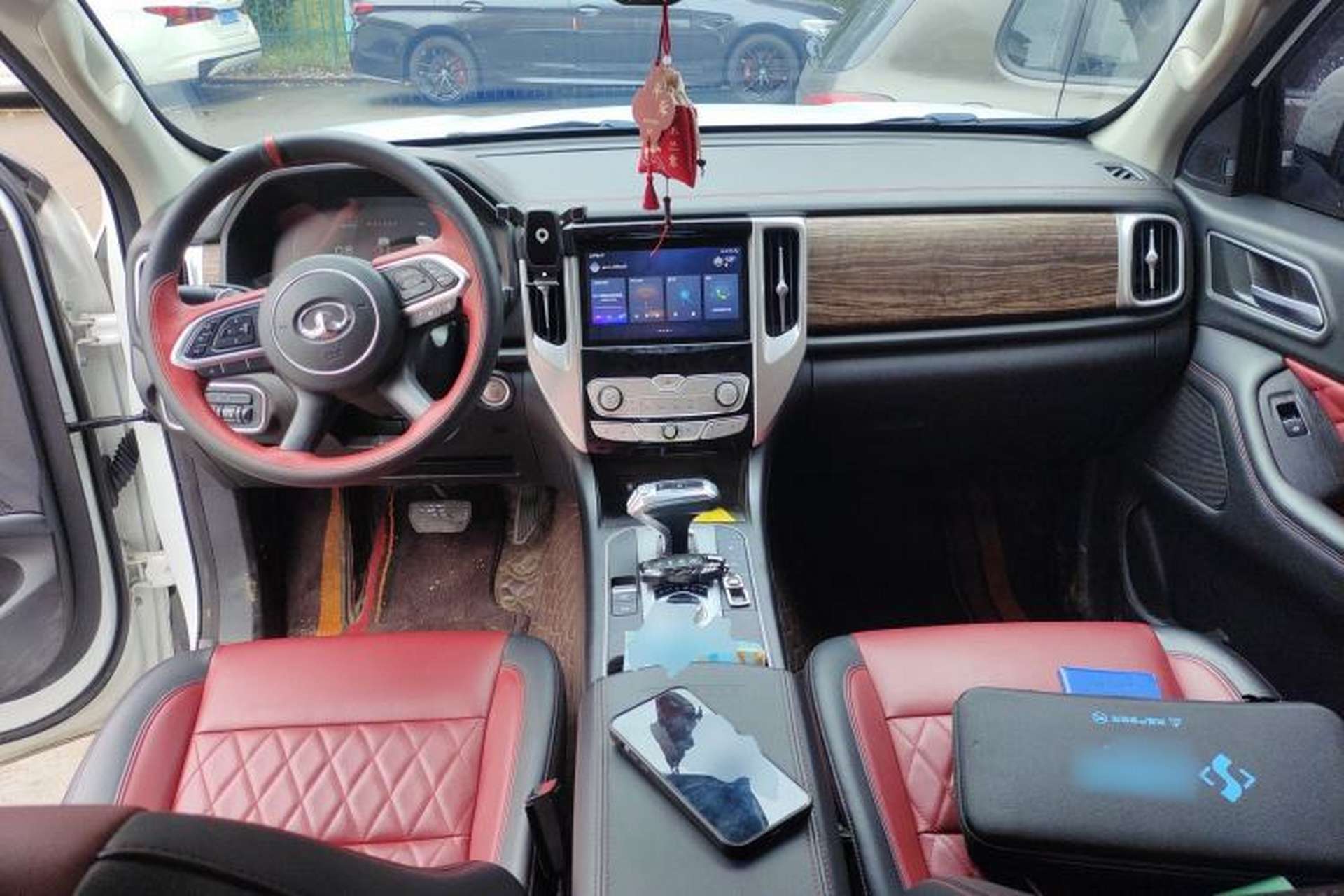Used Great Wall Poer 2020 2.0T Off-Road Version Automatic Diesel 4x4 Advanced Edition GW4D20M Center Console