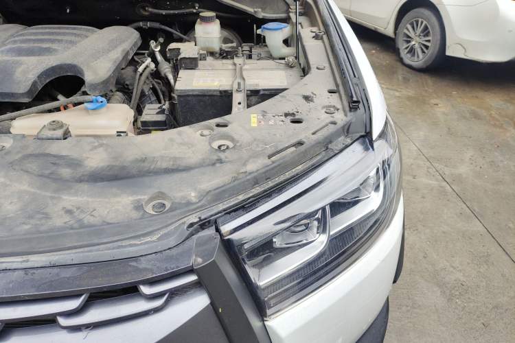 Used Great Wall Poer 2020 2.0T Off-Road Version Automatic Diesel 4x4 Advanced Edition GW4D20M Engine Bay Left