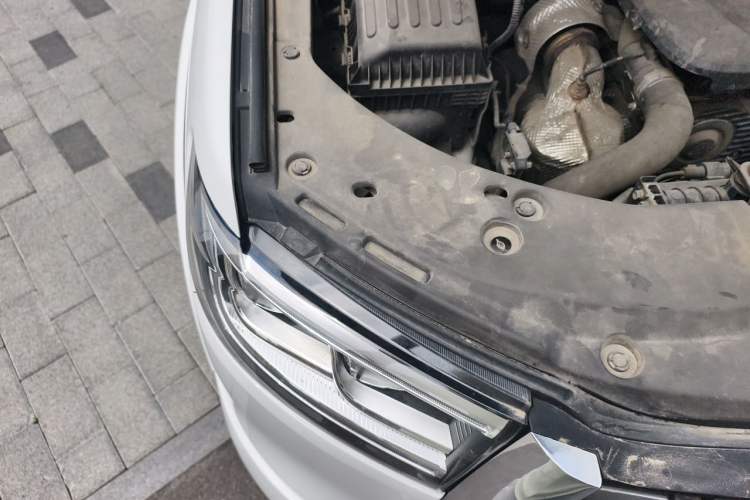 Used Great Wall Poer 2020 2.0T Automatic Diesel 2WD Comfort Edition GW4D20M Engine Bay Right