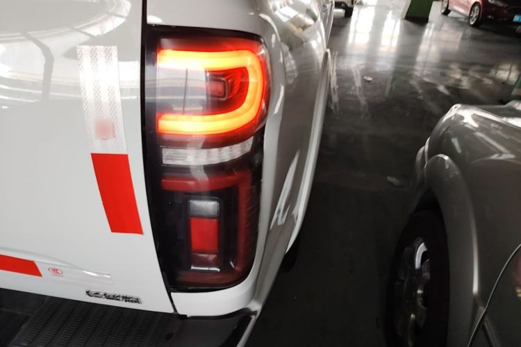 Used Great Wall Poer 2020 2.0T Automatic Diesel 2WD Comfort Edition GW4D20M Exterior 3
