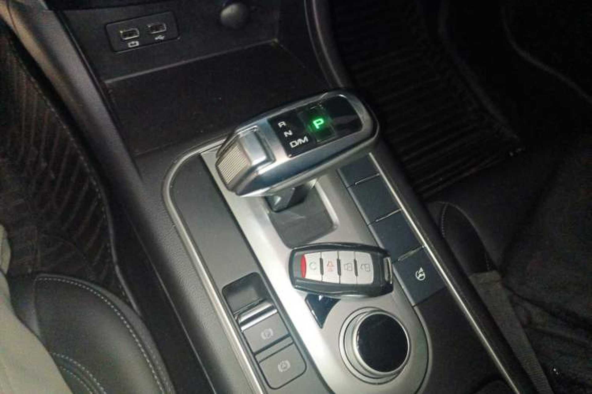 Used Great Wall Poer 2020 2.0T Automatic Diesel 2WD Comfort Edition GW4D20M Gear Lever