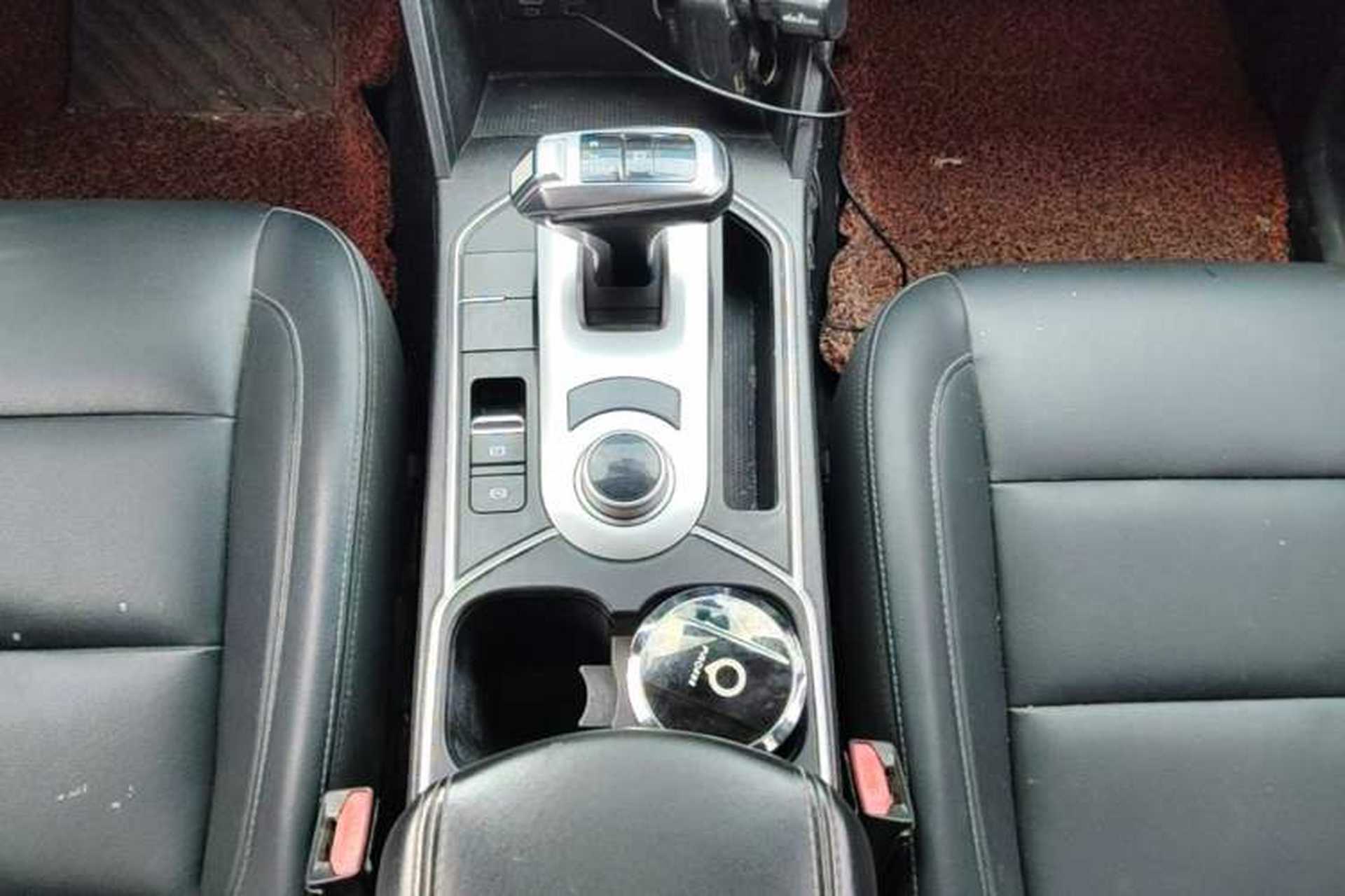 Used Great Wall Poer 2020 2.0T Commercial Version Automatic Diesel 4x4 Elite Long-Box GW4D20M Gear Lever