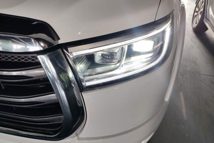 Used Great Wall Poer 2020 2.0T Automatic Diesel 2WD Comfort Edition GW4D20M Left Front Headlight