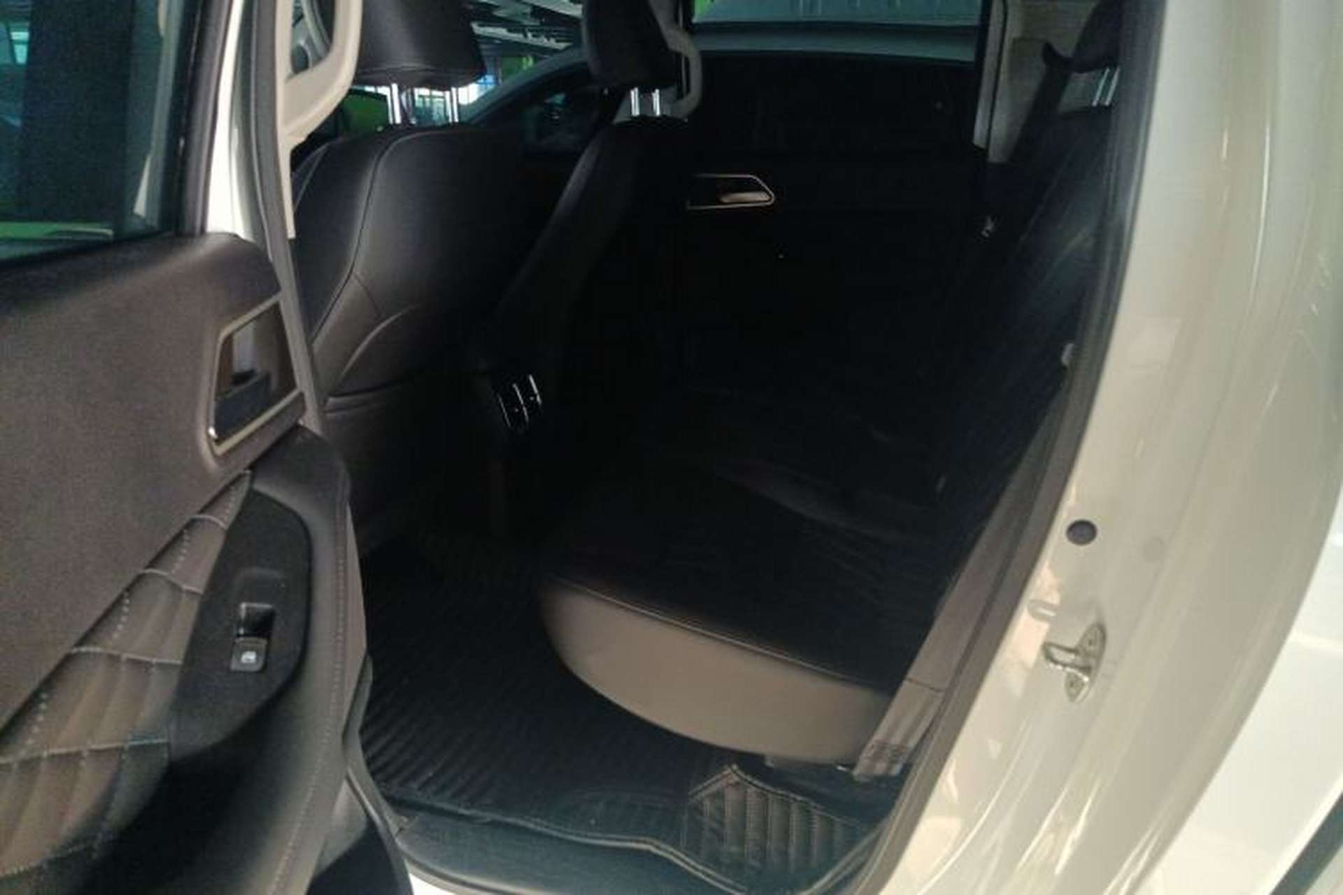 Used Great Wall Poer 2020 2.0T Automatic Diesel 2WD Comfort Edition GW4D20M Left Rear Seat