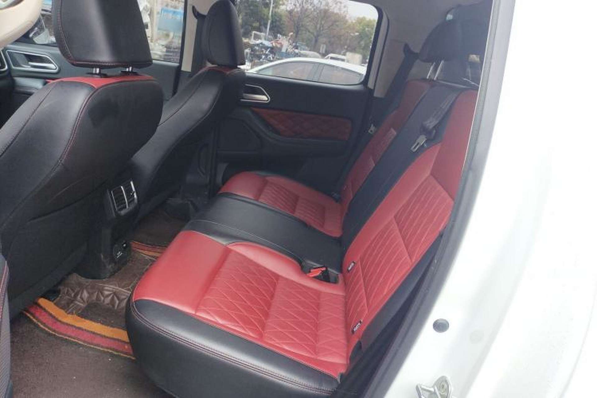 Used Great Wall Poer 2020 2.0T Off-Road Version Automatic Diesel 4x4 Advanced Edition GW4D20M Left Rear Seat