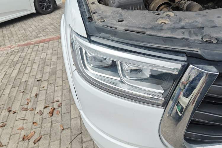 Used Great Wall Poer 2020 2.0T Automatic Diesel 2WD Comfort Edition GW4D20M Right Front Headlight
