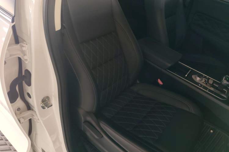 Used Great Wall Poer 2020 2.0T Automatic Diesel 2WD Comfort Edition GW4D20M Right Front Seat
