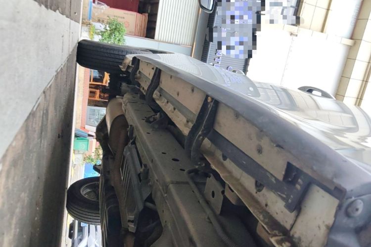 Used Great Wall Poer 2020 2.0T Commercial Version Automatic Diesel 4x4 Elite Long-Box GW4D20M Right Side Sill