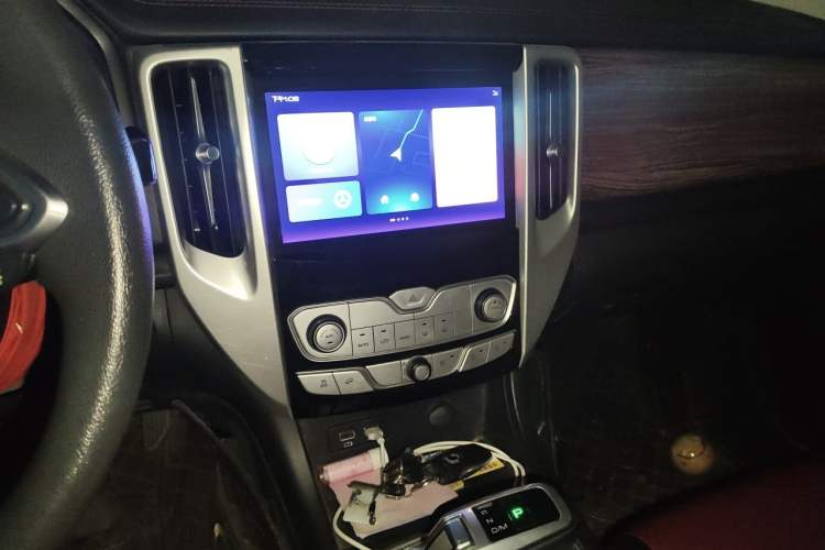 Used Great Wall Poer 2020 2.0T Off-Road Version Automatic Diesel 4x4 Advanced Edition GW4D20M Audio And AC Panel