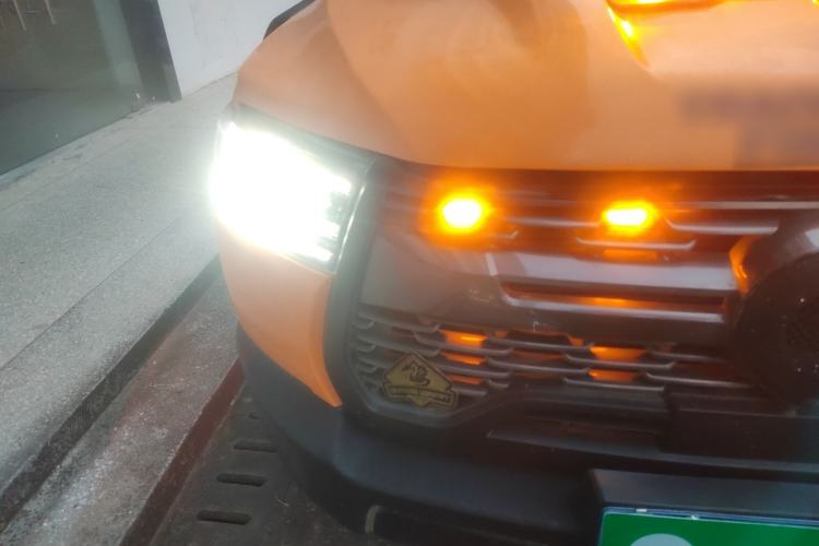 Used Great Wall Poer 2020 2.0T Off-Road Version Automatic Gasoline Four-Wheel Drive High-End Edition GW4C20B Right Front Headlight